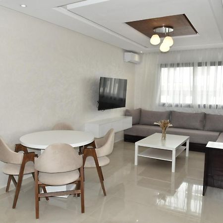 Lovely Apartment With Pool & Gym Κενίτρα Εξωτερικό φωτογραφία