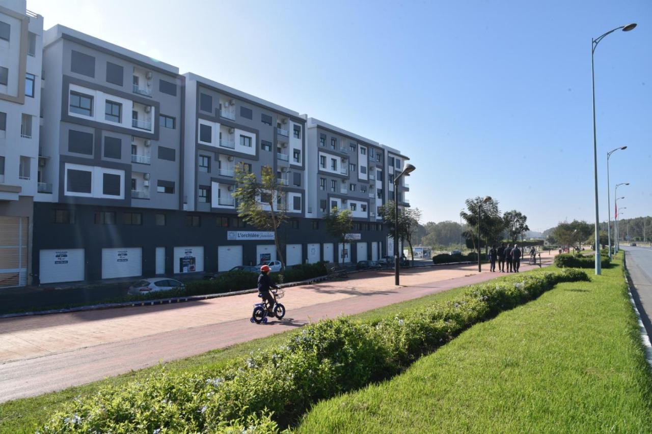 Lovely Apartment With Pool & Gym Κενίτρα Εξωτερικό φωτογραφία
